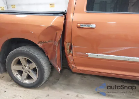 2010 Dodge Ram 1500 Slt/Sport/Trx z USA, uszkodzony, nr VIN 1D7RV1CT2AS171638